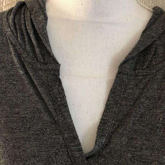 Happening in the Present Gray Hooded L/S Shirt - Picture 2 of 8